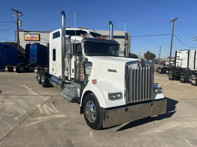 2020 Kenworth W900L