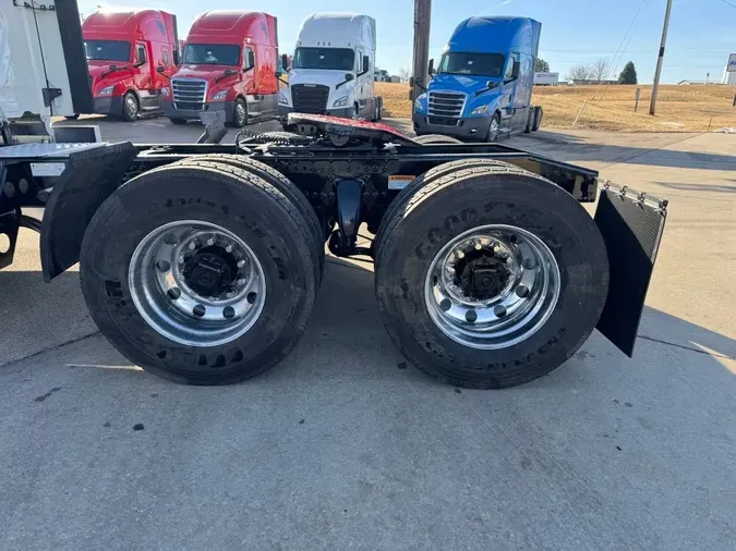 2023 FREIGHTLINER Cascadia 126