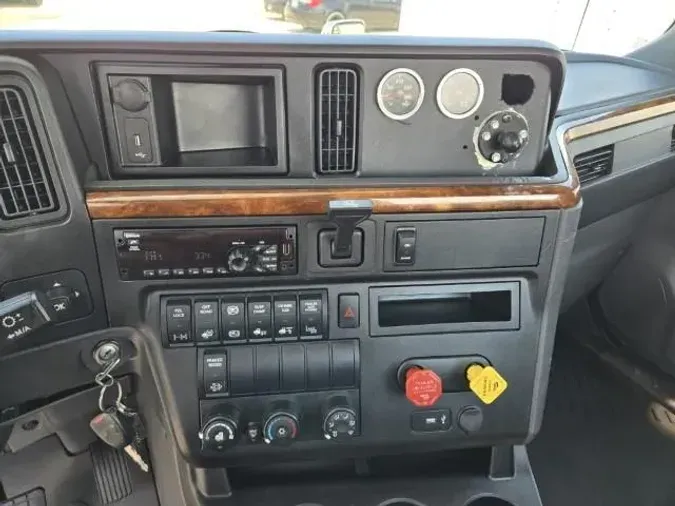 2019 International LT625