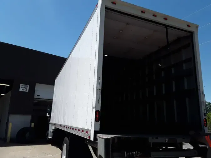 2019 FREIGHTLINER/MERCEDES M2 106