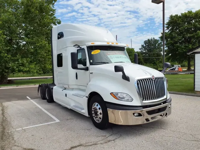 2019 NAVISTAR INTERNATIONAL LT625 SLPR CAB
