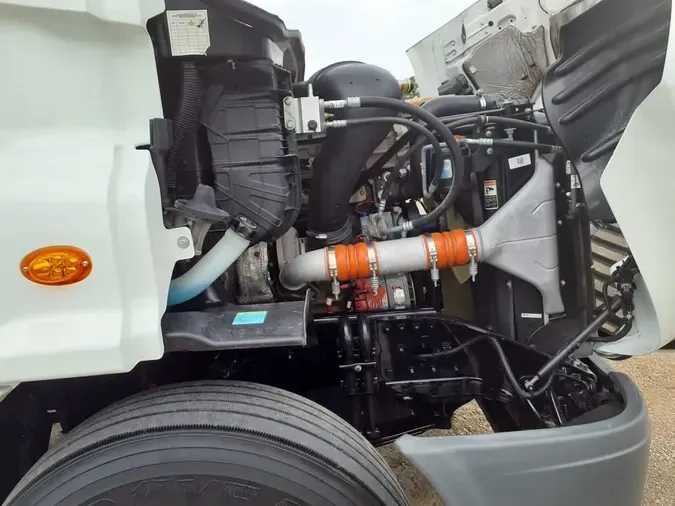 2020 FREIGHTLINER CASCADIA 113