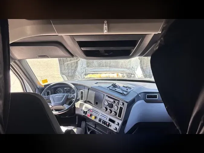 2020 FREIGHTLINER CA126