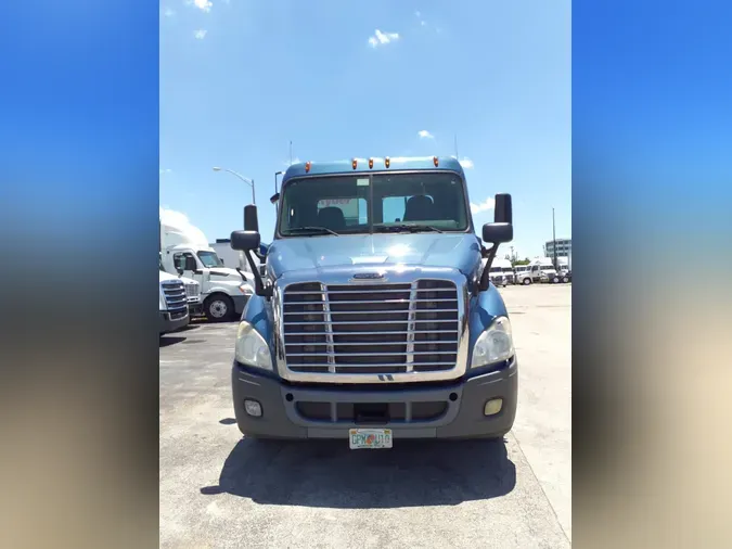 2017 FREIGHTLINER CASCADIA 113