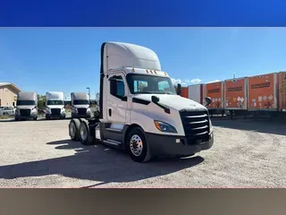 2020 Freightliner Cascadia 126