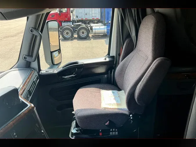 2022 INT LT625 6x4