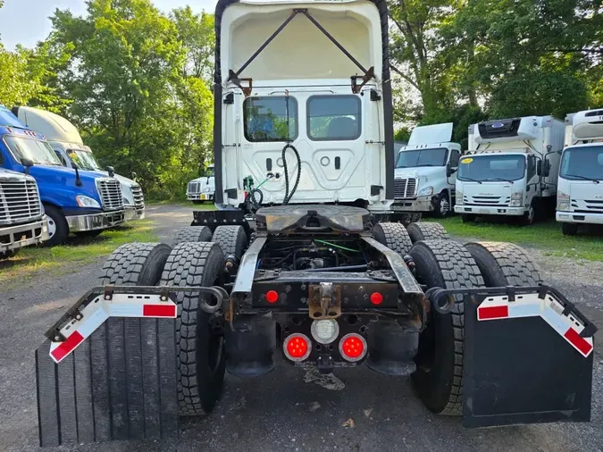 2019 FREIGHTLINER NEW CASCADIA 116