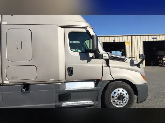 2023 Freightliner Cascadia