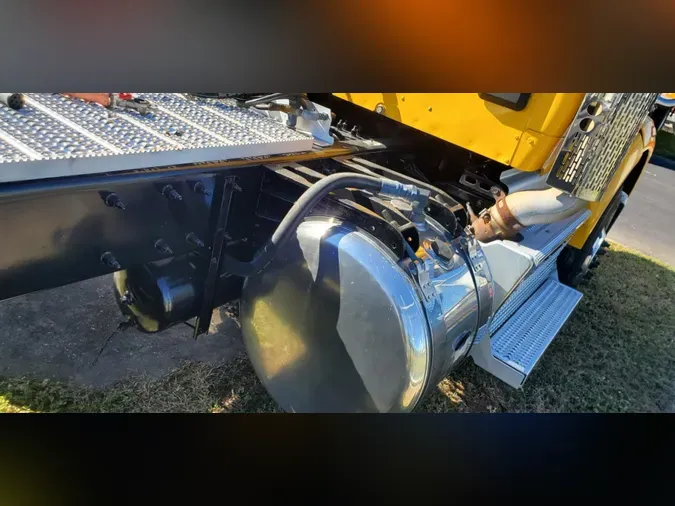 2020 Peterbilt 56765e47ac56d8b8612fbffea1c58978dd3