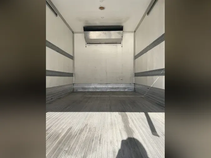 2017 ISUZU NPR65e92b29153ab10a7f40d2bfd63f058b