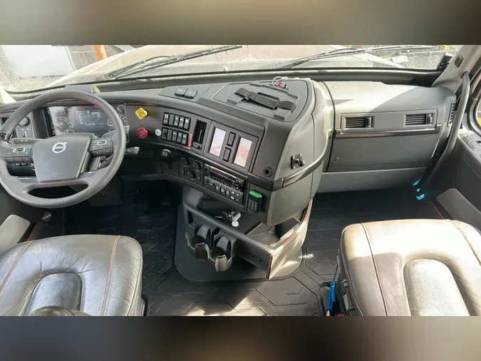 2023 Volvo VNL860