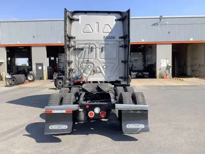 2023 Freightliner Cascadia