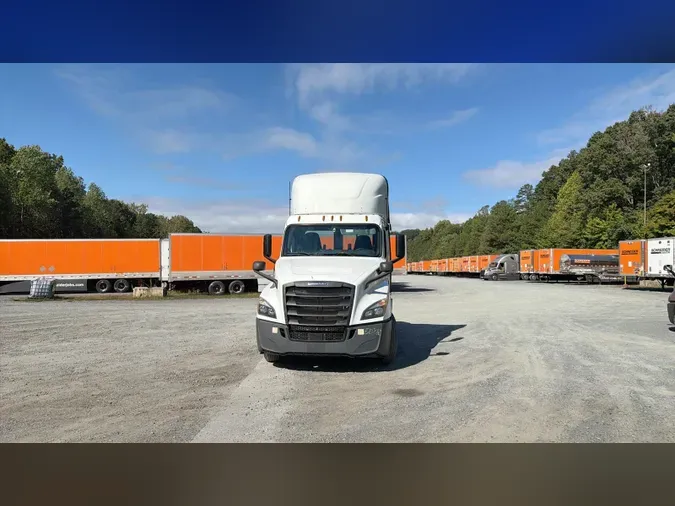 2020 Freightliner Cascadia 126