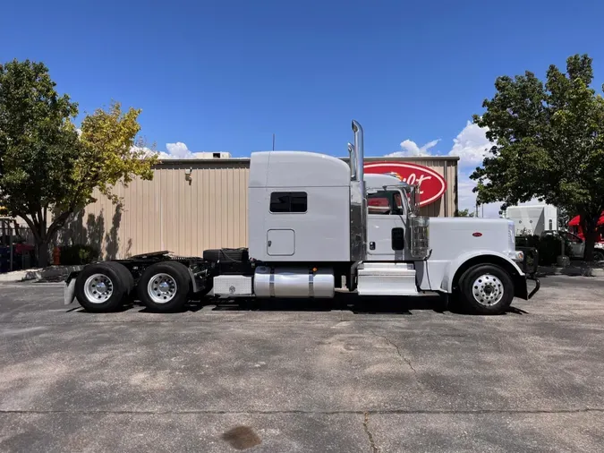 2023 Peterbilt 389