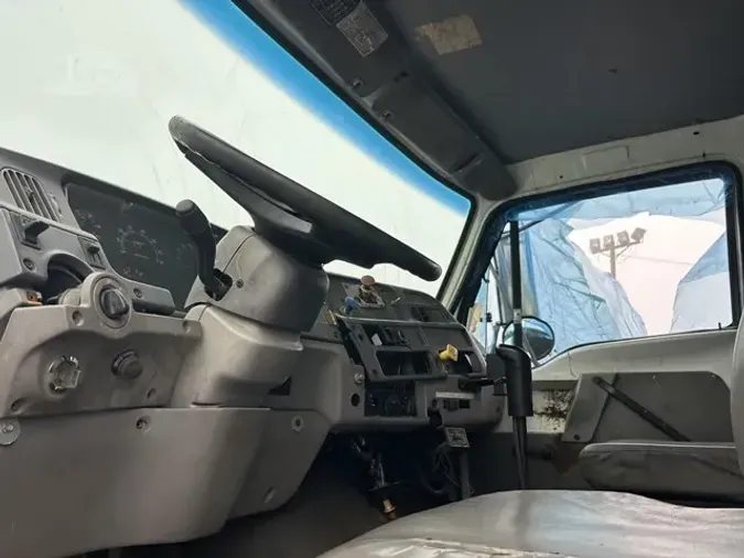 2000 STERLING LT7500