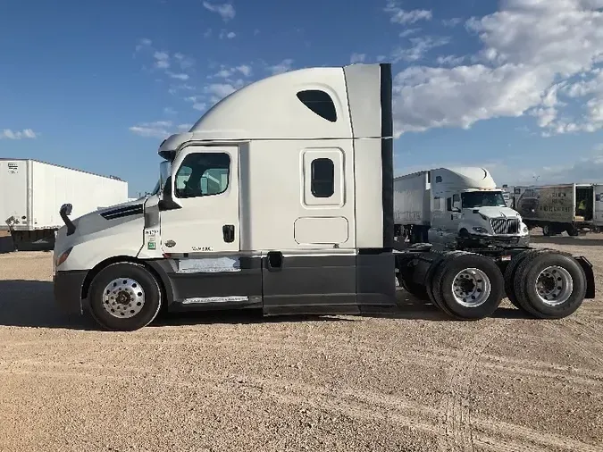 2019 Freightliner T12664ST