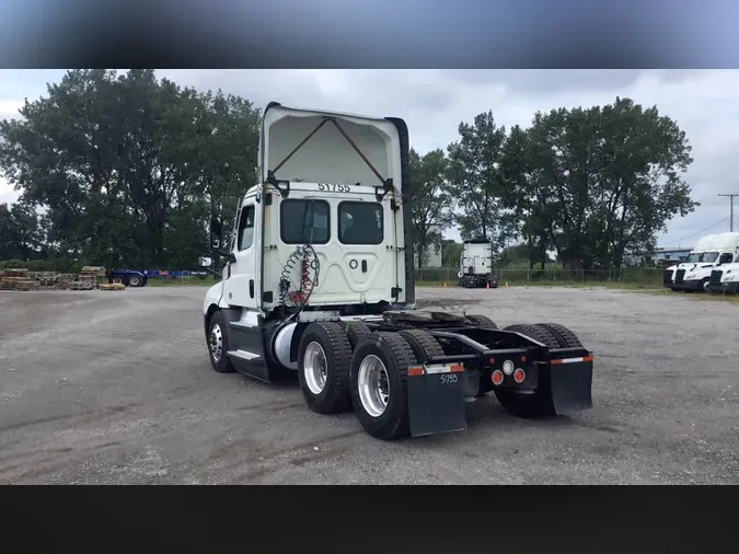 2021 Freightliner Cascadia 12665fd818998317ebc9a56866649f39064
