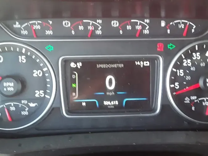 2019 NAVISTAR INTERNATIONAL LT625 SLPR CAB