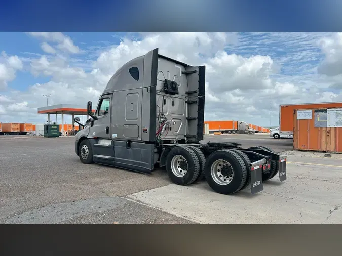 2023 Freightliner Cascadia 126