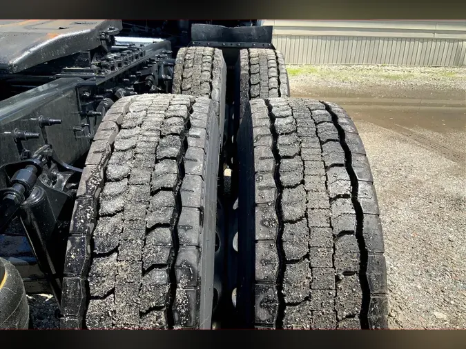 2022 INT LT625 6x4