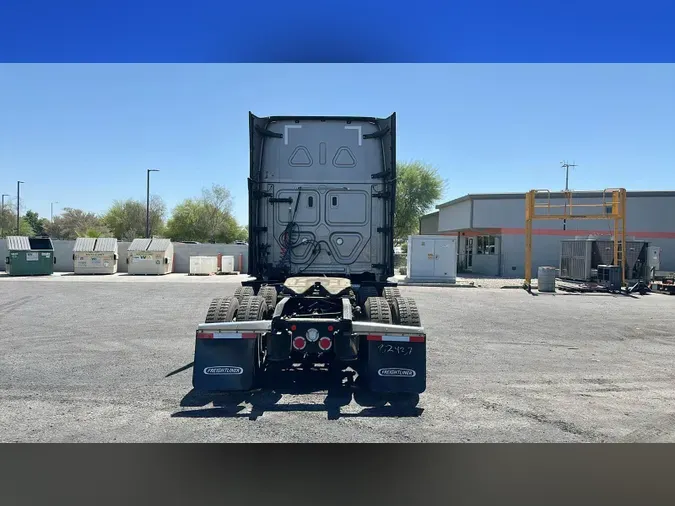 2024 Freightliner Cascadia 126