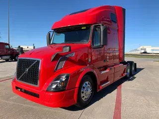 2017 VOLVO VNL62T670