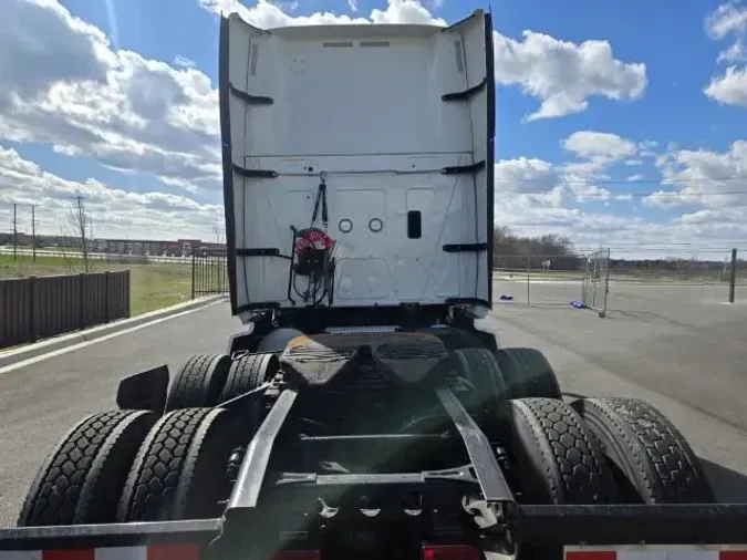 2022 International LT625