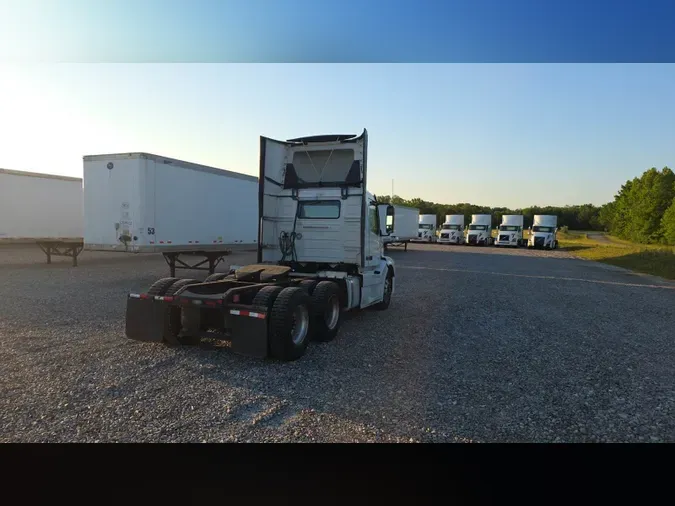 2018 Volvo VNL300