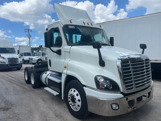 2018 FREIGHTLINER/MERCEDES CASCADIA 125