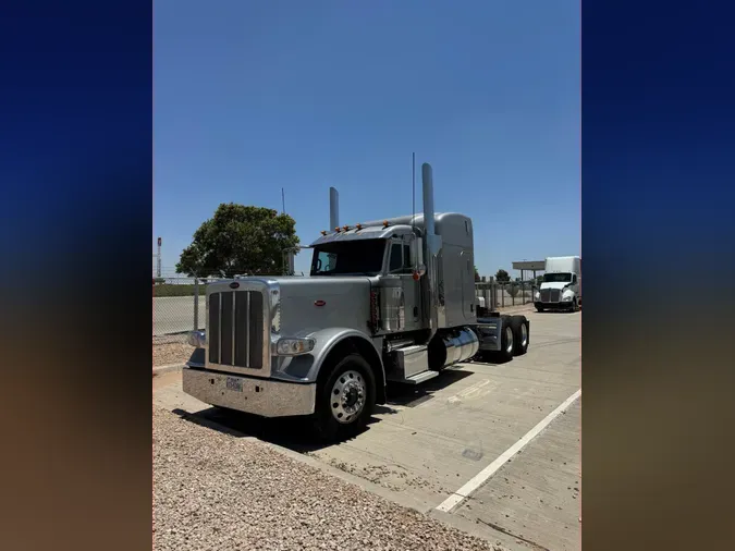 2022 Peterbilt 389