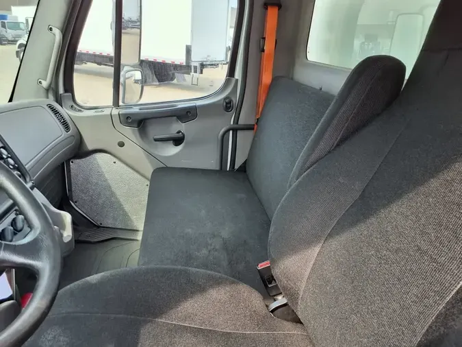 2019 FREIGHTLINER/MERCEDES M2 106