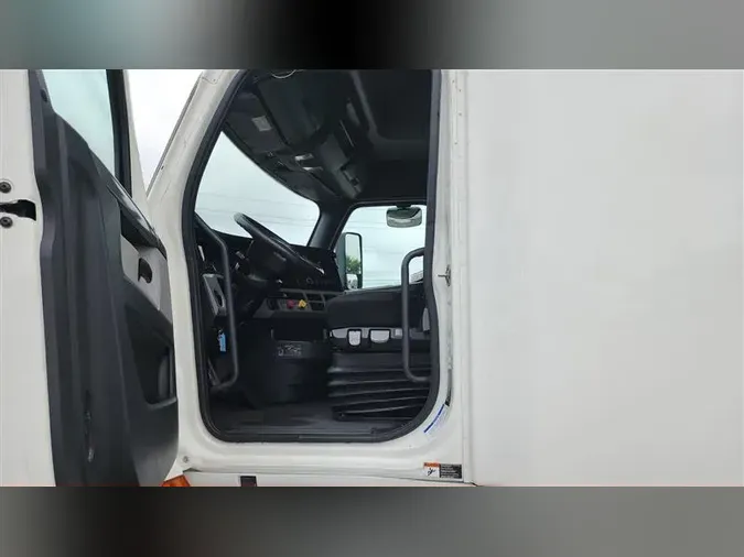 2020 FREIGHTLINER CA126