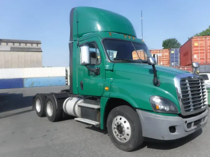 2017 FREIGHTLINER/MERCEDES CASCADIA 125