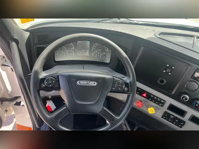 2021 FREIGHTLINER CA126