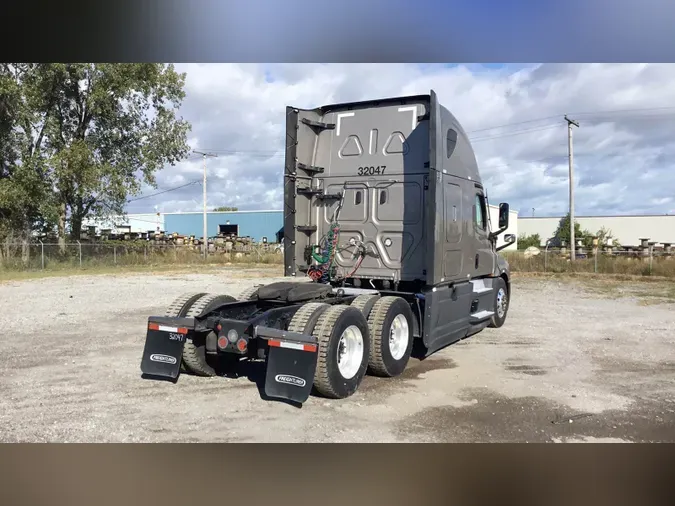 2024 Freightliner Cascadia 126