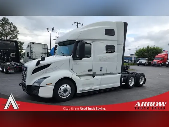 2022 VOLVO VNL760