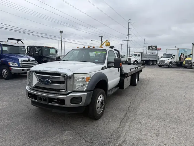 2015 Ford F-550661a4975b45280c9ce0cd5ce849ef011
