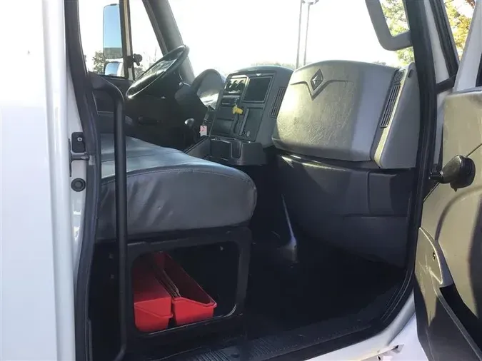 2017 INTERNATIONAL 4300