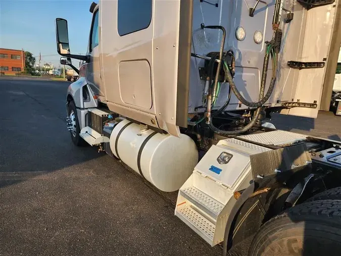 2021 INTERNATIONAL LT