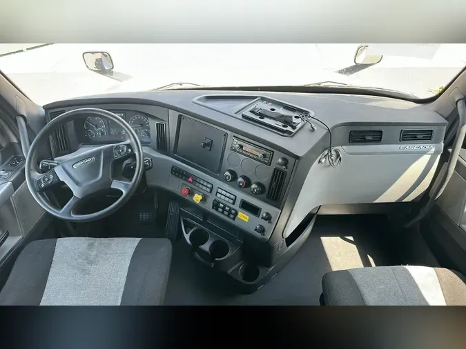 2021 Freightliner Cascadia 126