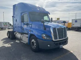 2018 FREIGHTLINER X12564ST