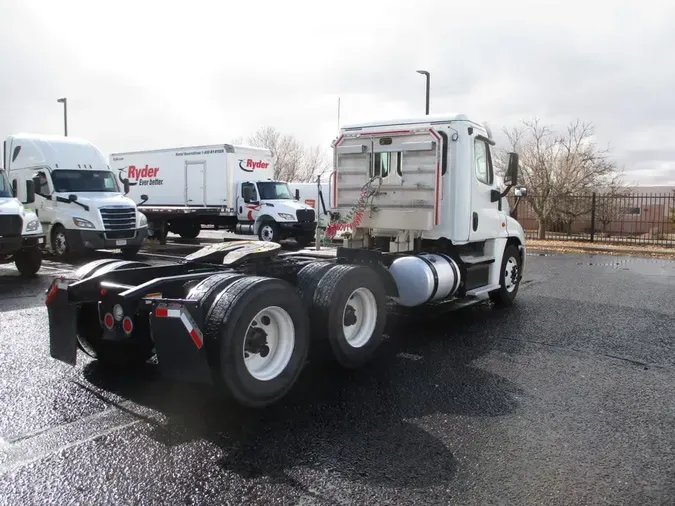 2018 FREIGHTLINER/MERCEDES CASCADIA 125