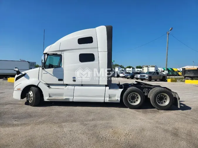 2023 VOLVO VNL64T760