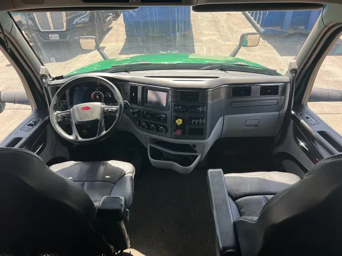 2023 Peterbilt 579