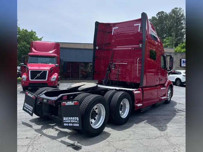 2021 VOLVO VNL64T760