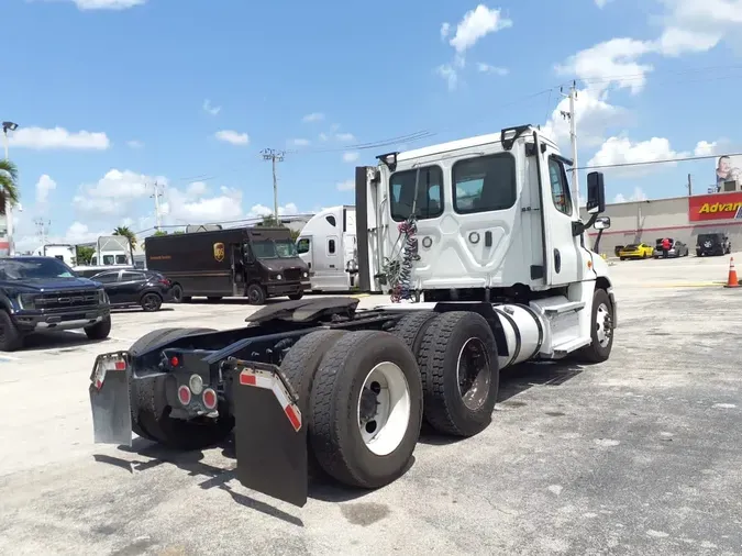 2020 FREIGHTLINER CASCADIA 125