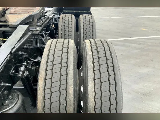 2022 INT LT625 6x4