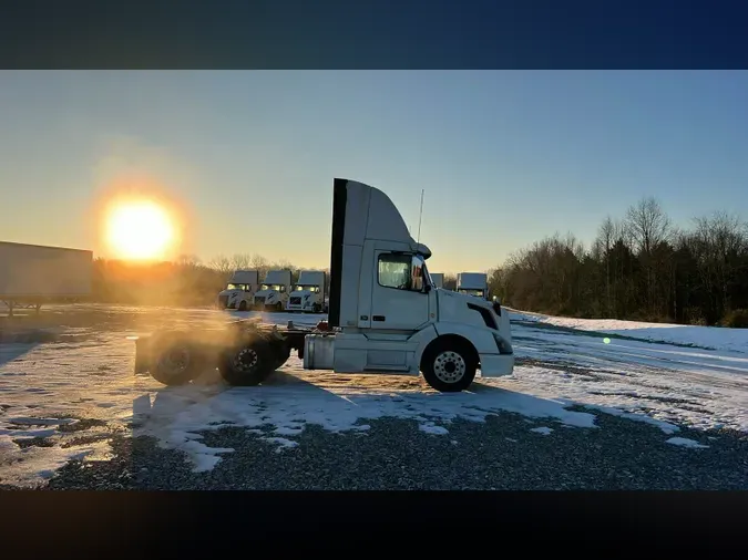 2018 Volvo VNL300