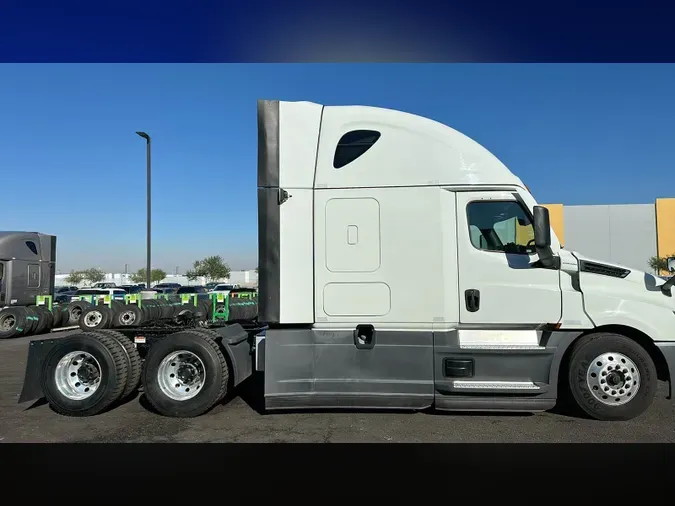 2022 Freightliner Cascadia 126663bbd90da84e3bc85ebc8da6fa3960a