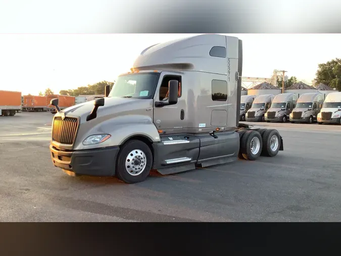 2022 International LT